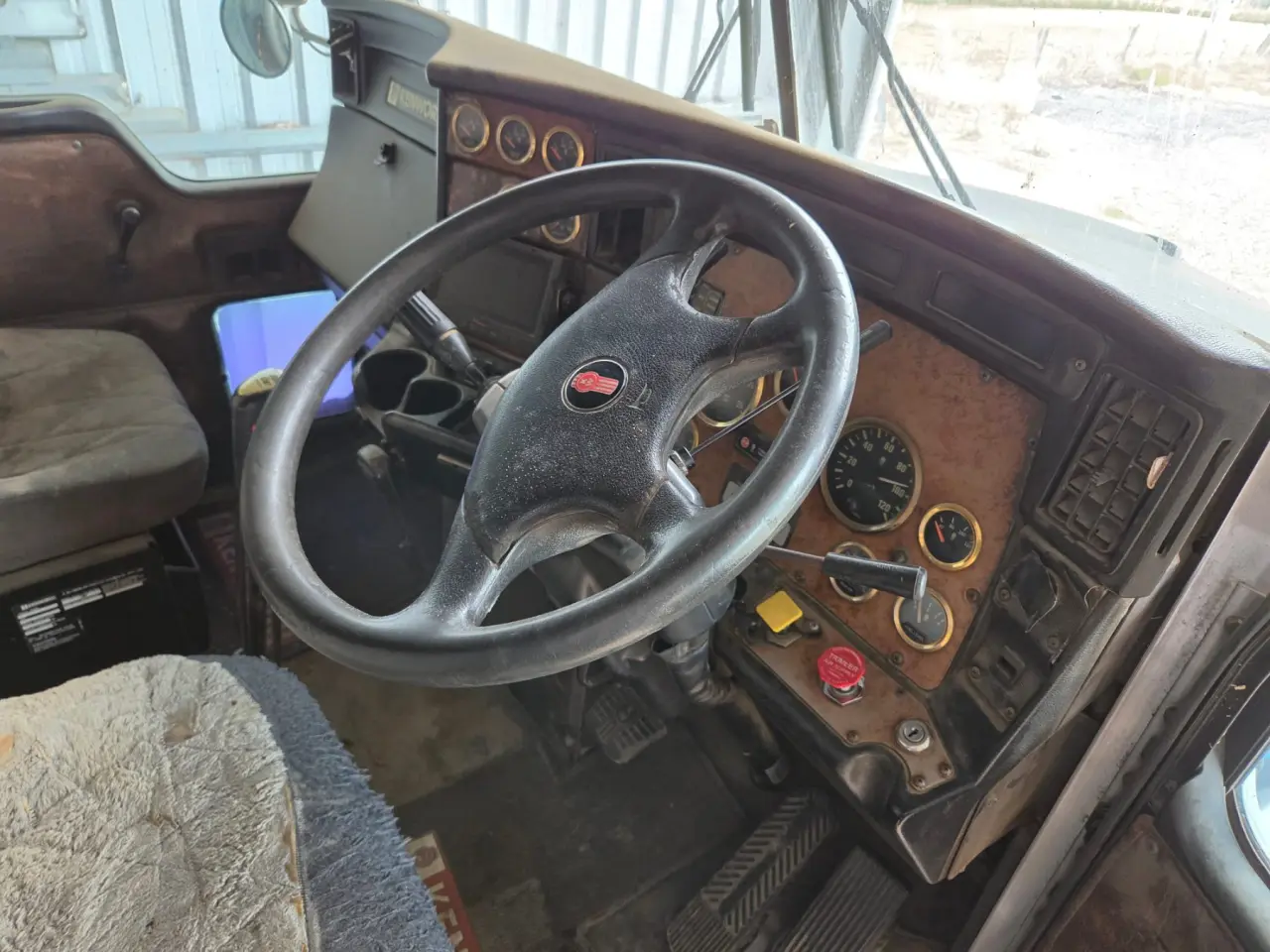 2005 Kenworth T404 Prime Mover - photo 9