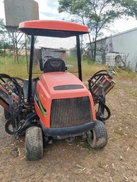 Used - Jacobsen LF4677 Fairway 4WD Mower - photo 3
