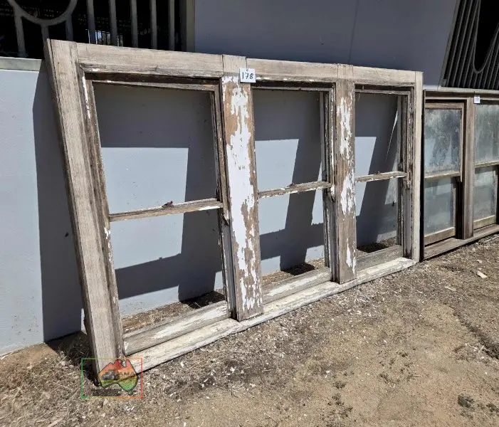 Hardwood Triple Sash Window - photo 1