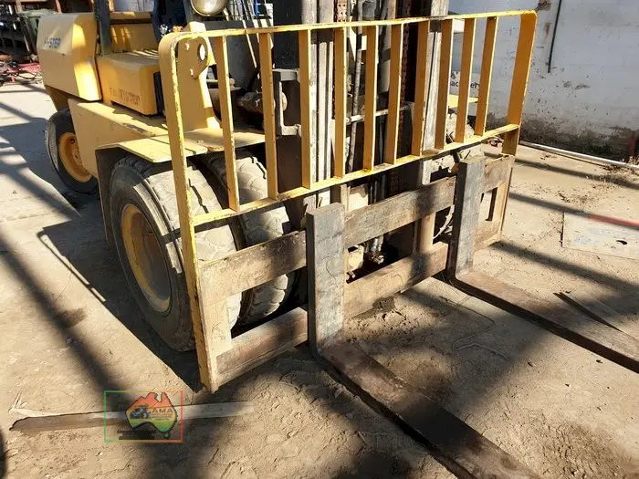 Hyster H5.00XL Industrial Diesel Fork Lift - photo 6