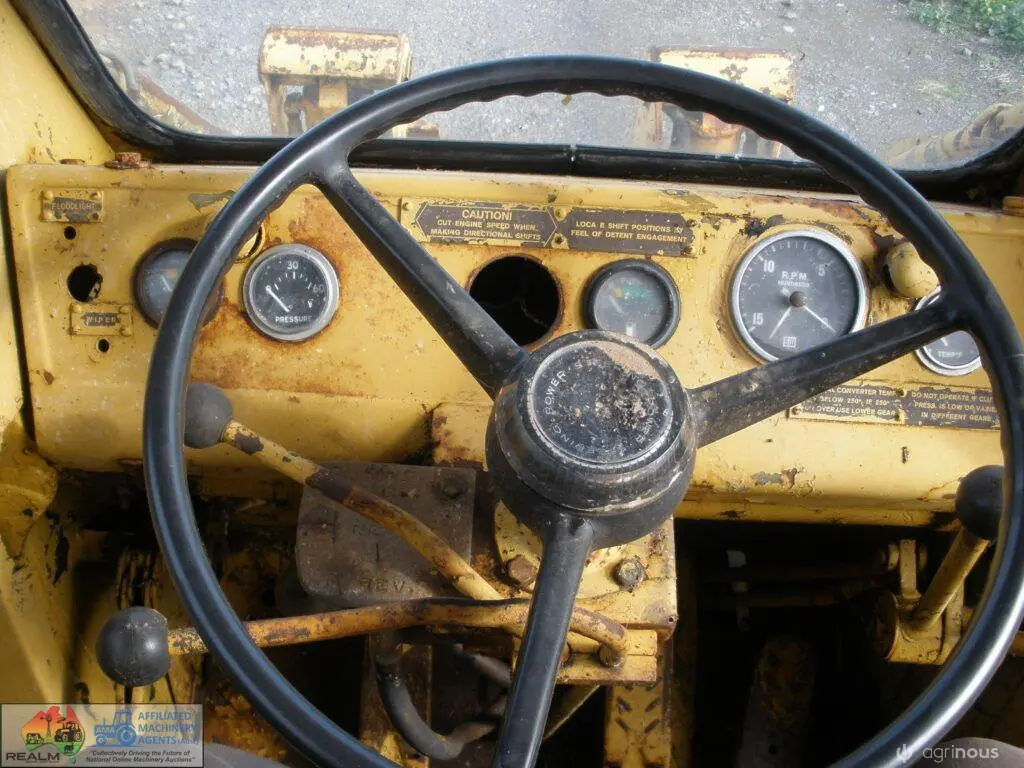Clark 4×4 Loader with Forks - photo 9
