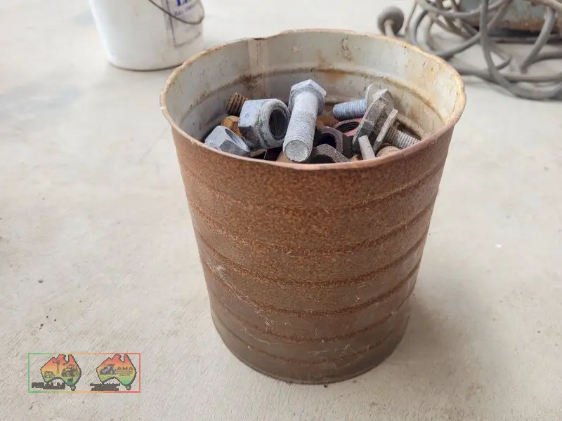 Tin of Assorted Bolts (Kyabram Vic.) - photo 1