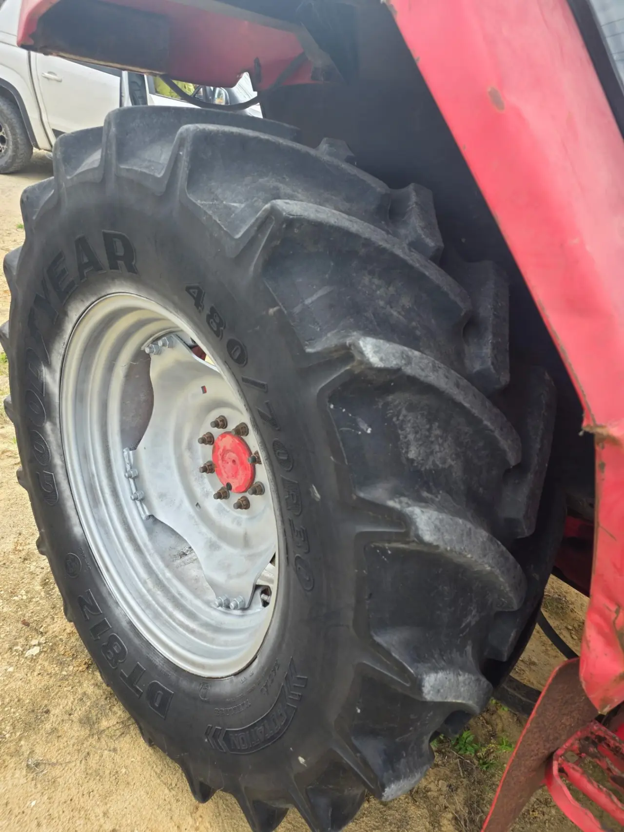 McCormick International CX-80 Tractor with Loader - photo 9
