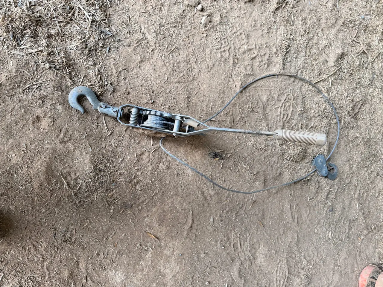 Ratchet hook - photo 1