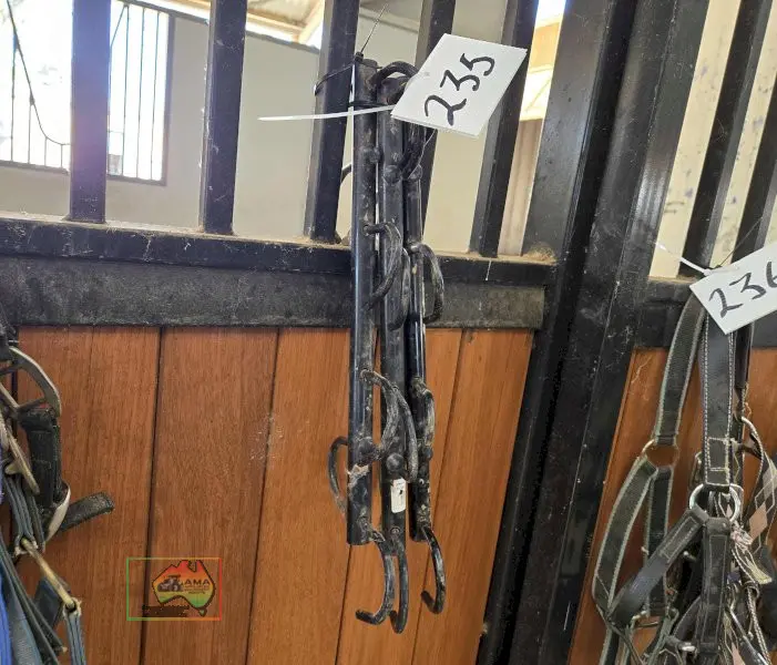 3x Hanging Tack & Bridle Racks - photo 1