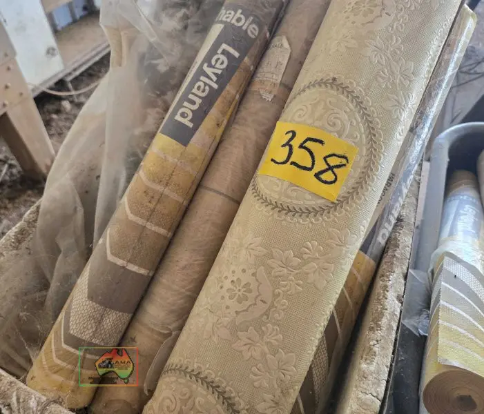 2x Tubs of Wall Paper - photo 5