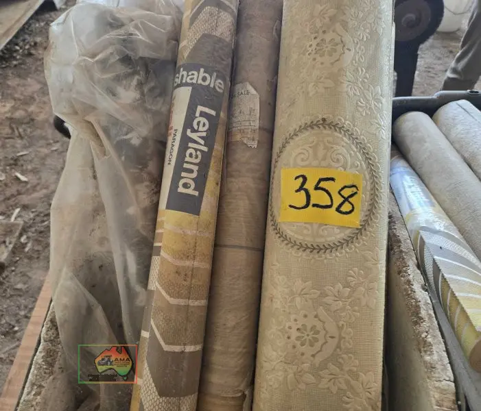 2x Tubs of Wall Paper - photo 2