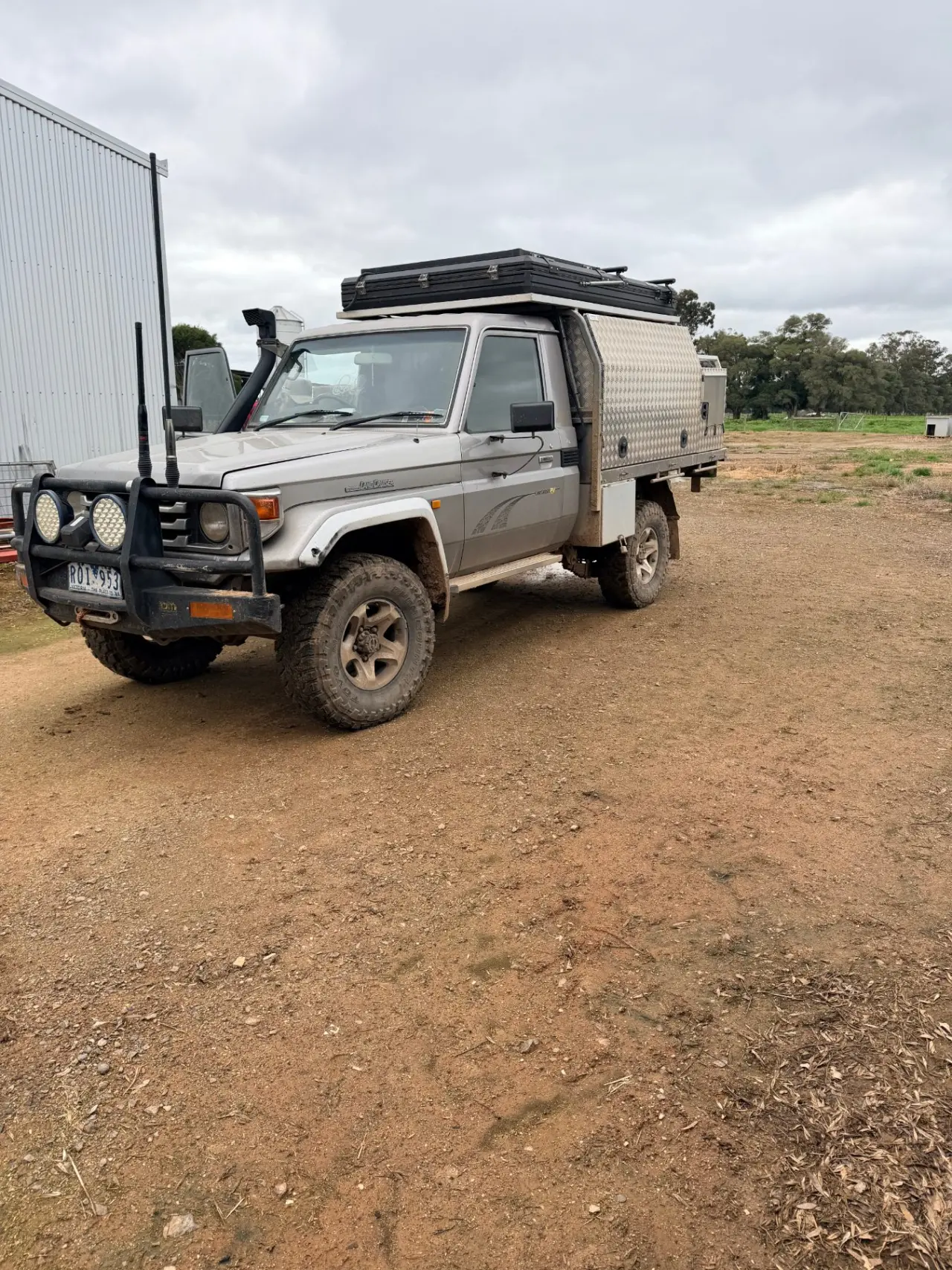 2002 Landcruiser 79' series RV - photo 11