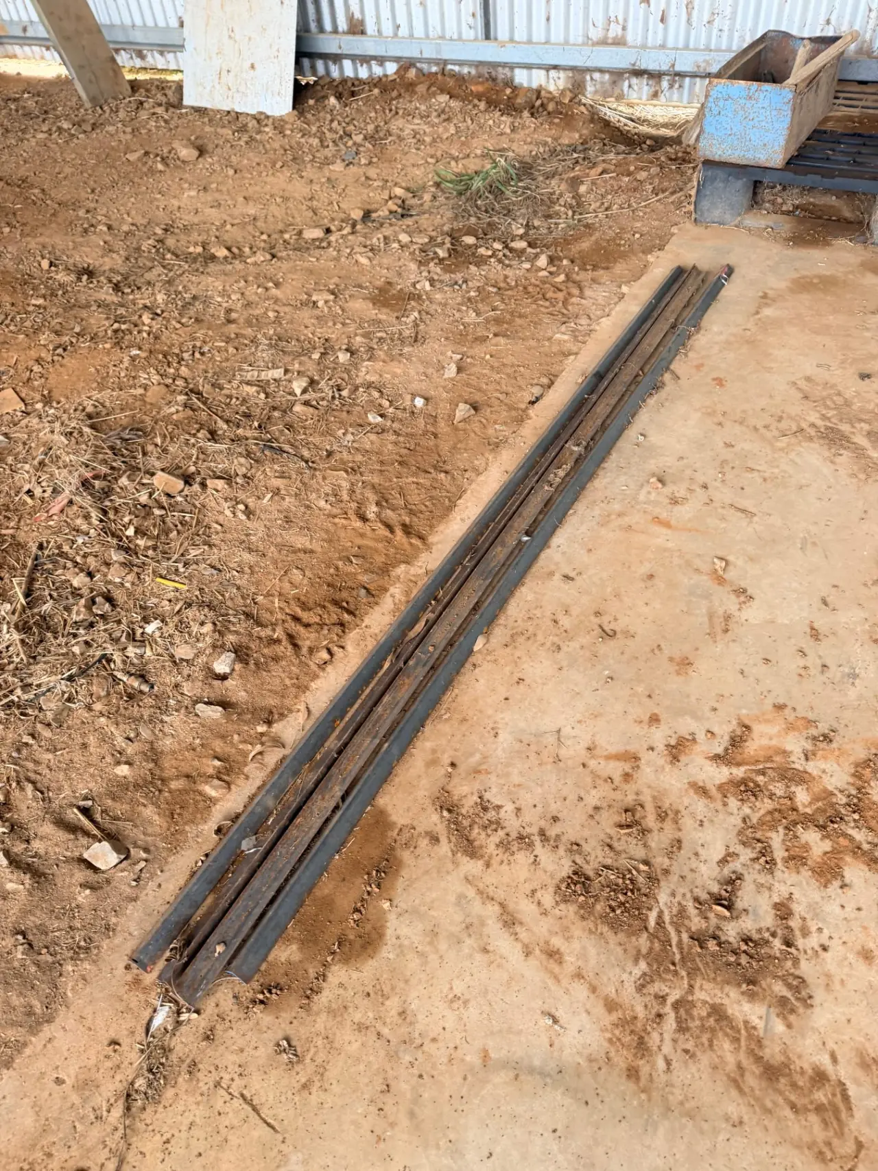 4 lengths x 2m of right angle steel - photo 2