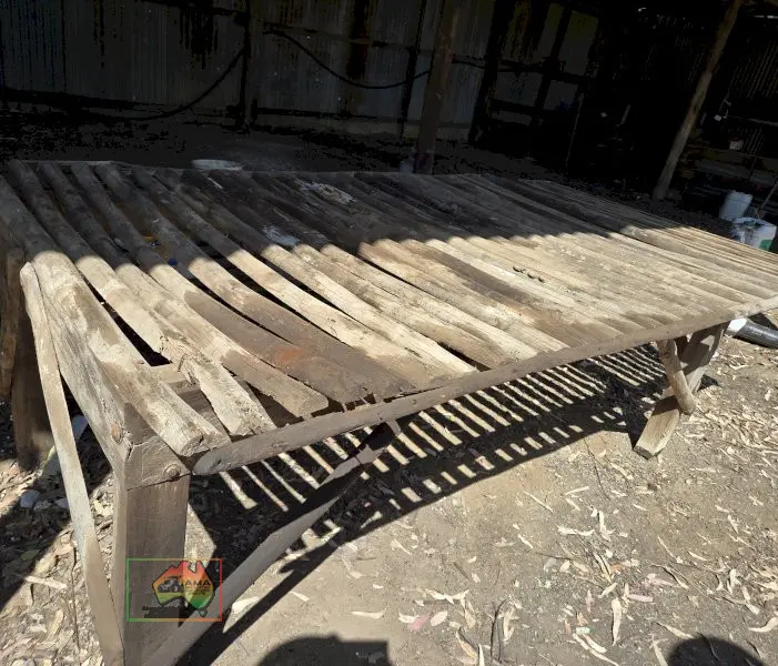 Rustic Timber Frame Wool Table - photo 3