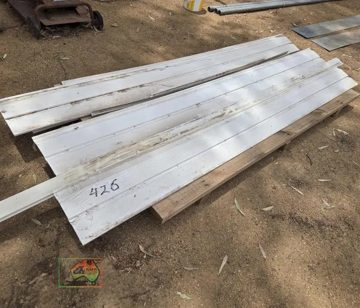 15 Various Lengths of Poly Weatherboard & Flashing - photo 2