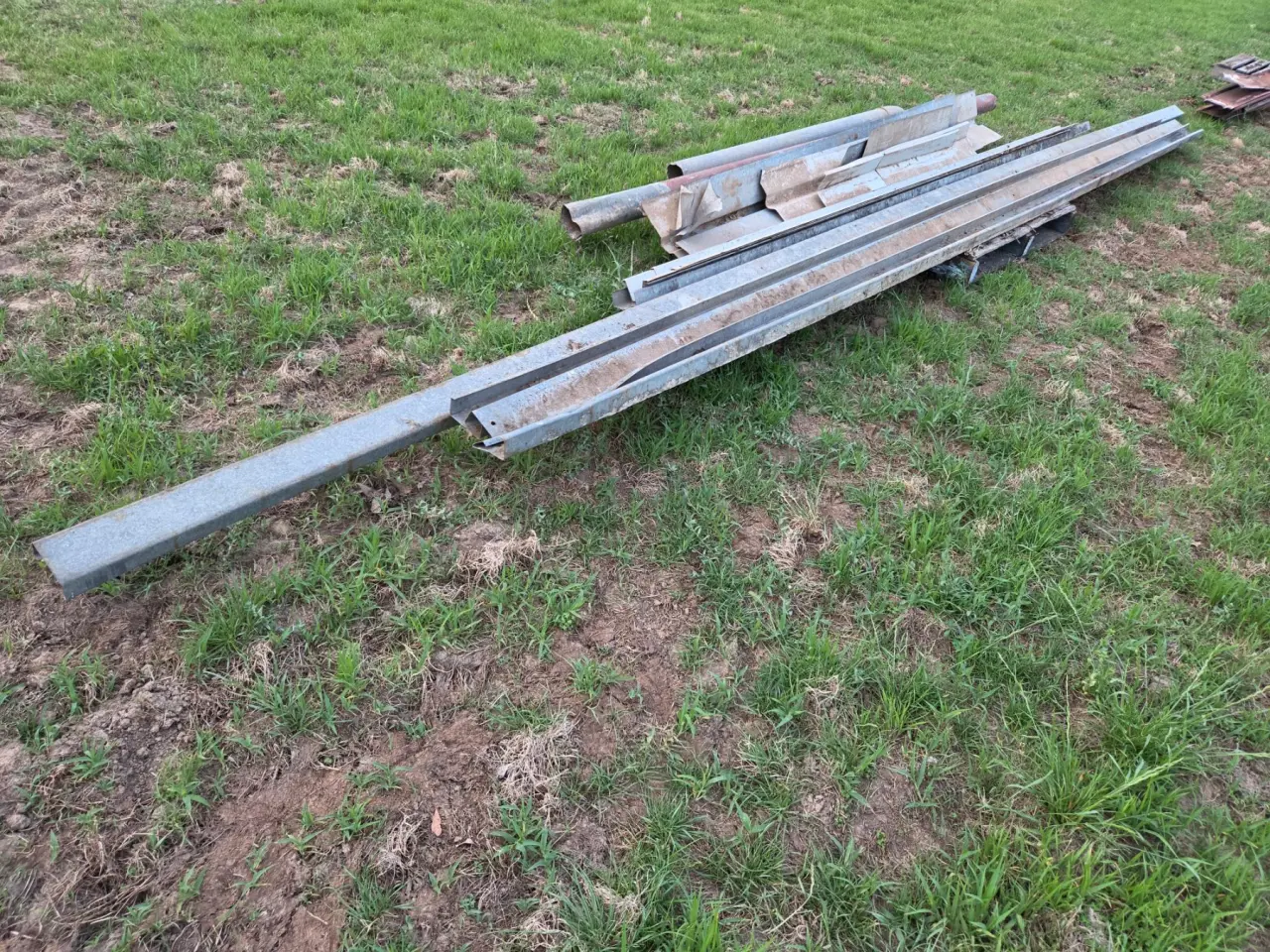 Used - C-Section Purlins & Sundry Roofing Material - photo 1