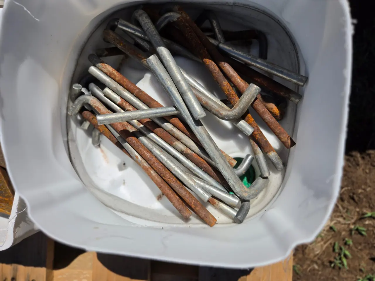 Used - White Tub of Stockyard Panel Pins - photo 1