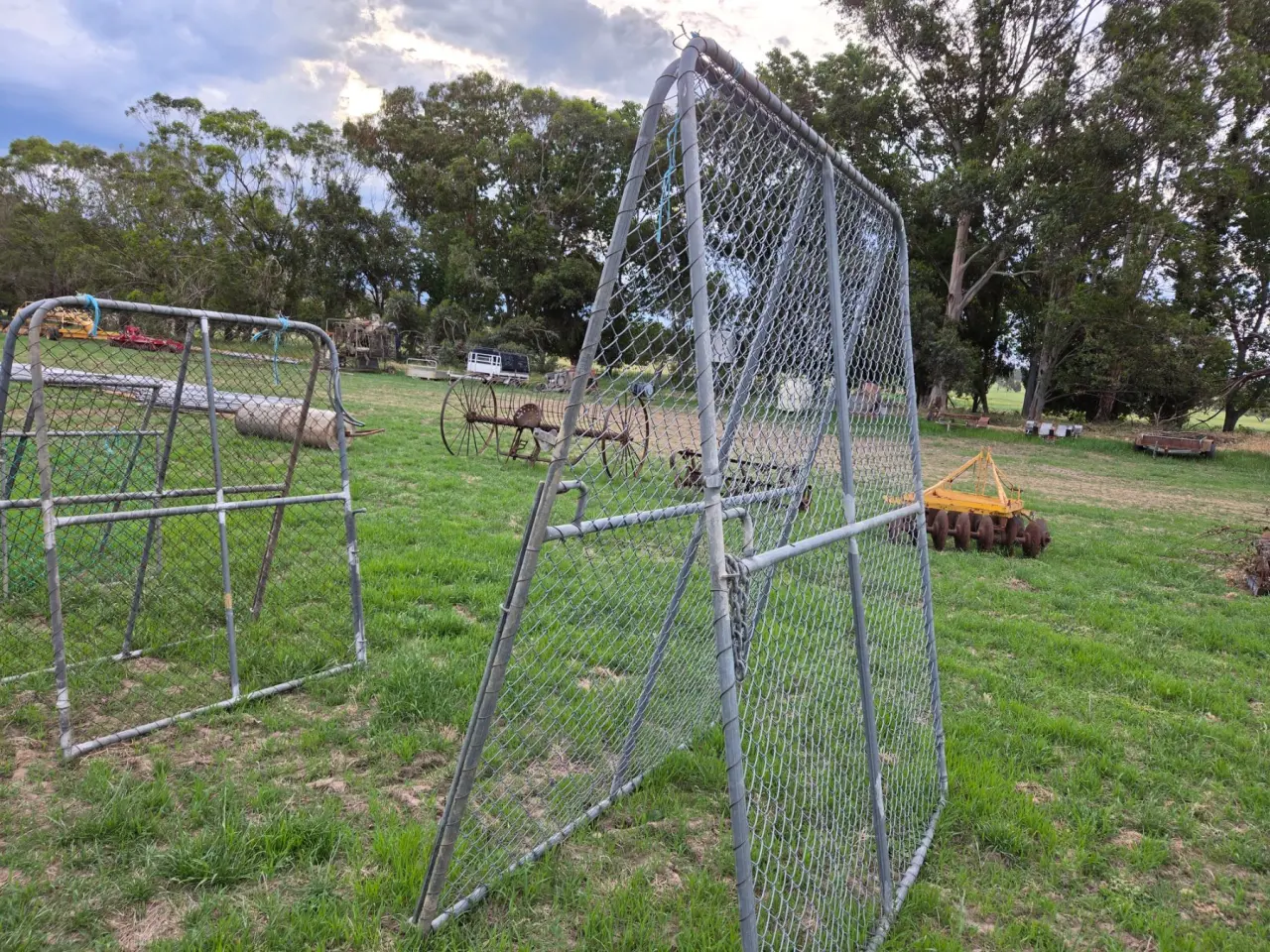 Used - A Pair of High Chainmesh Gates - photo 2