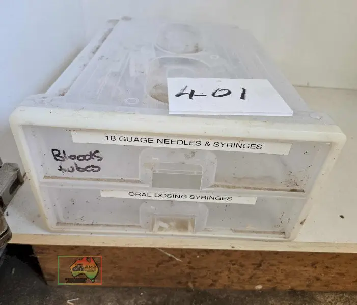 Needles & Assorted Syringes - photo 2