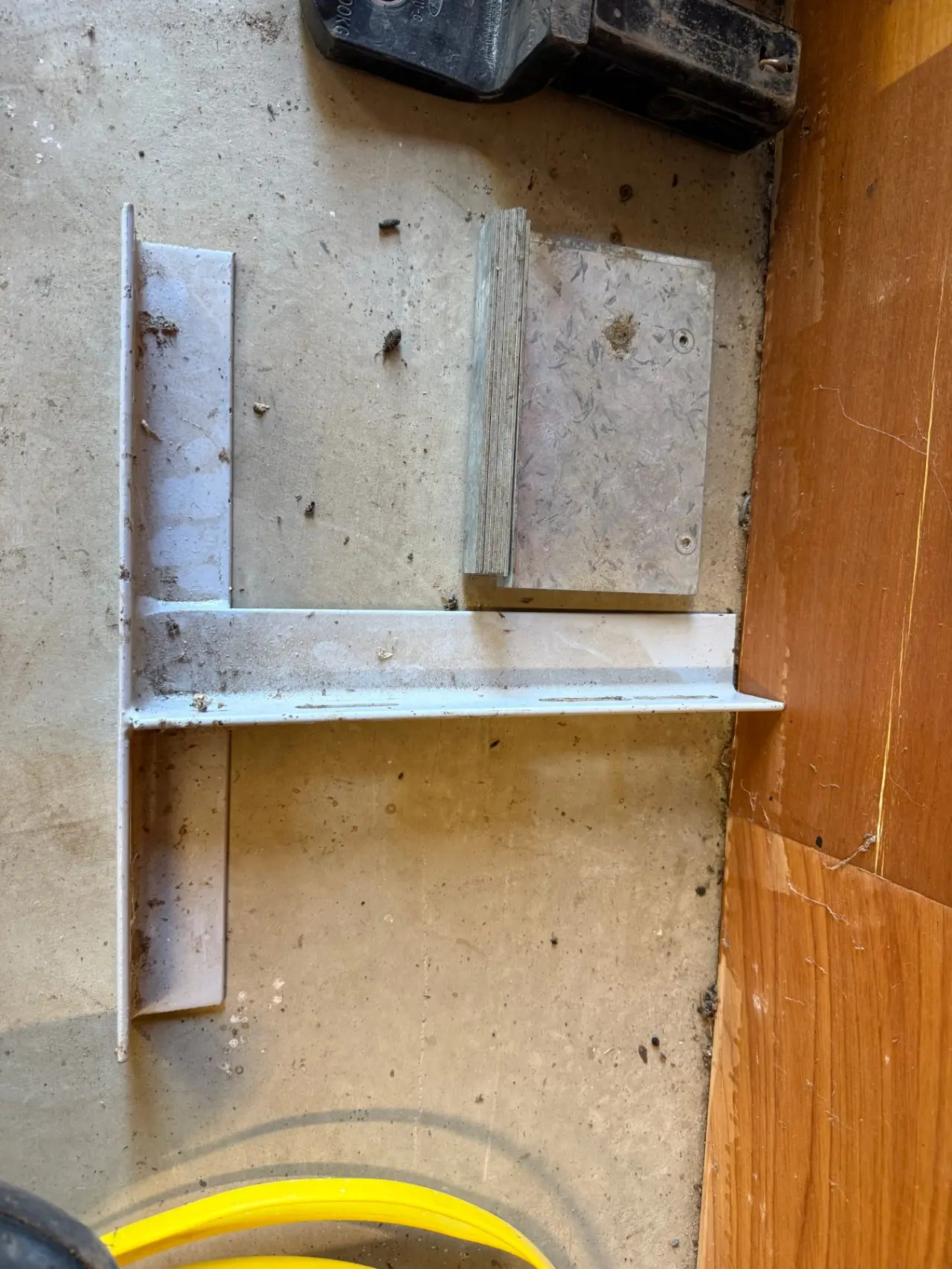 10 small brackets and heavy steel bracket - photo 1