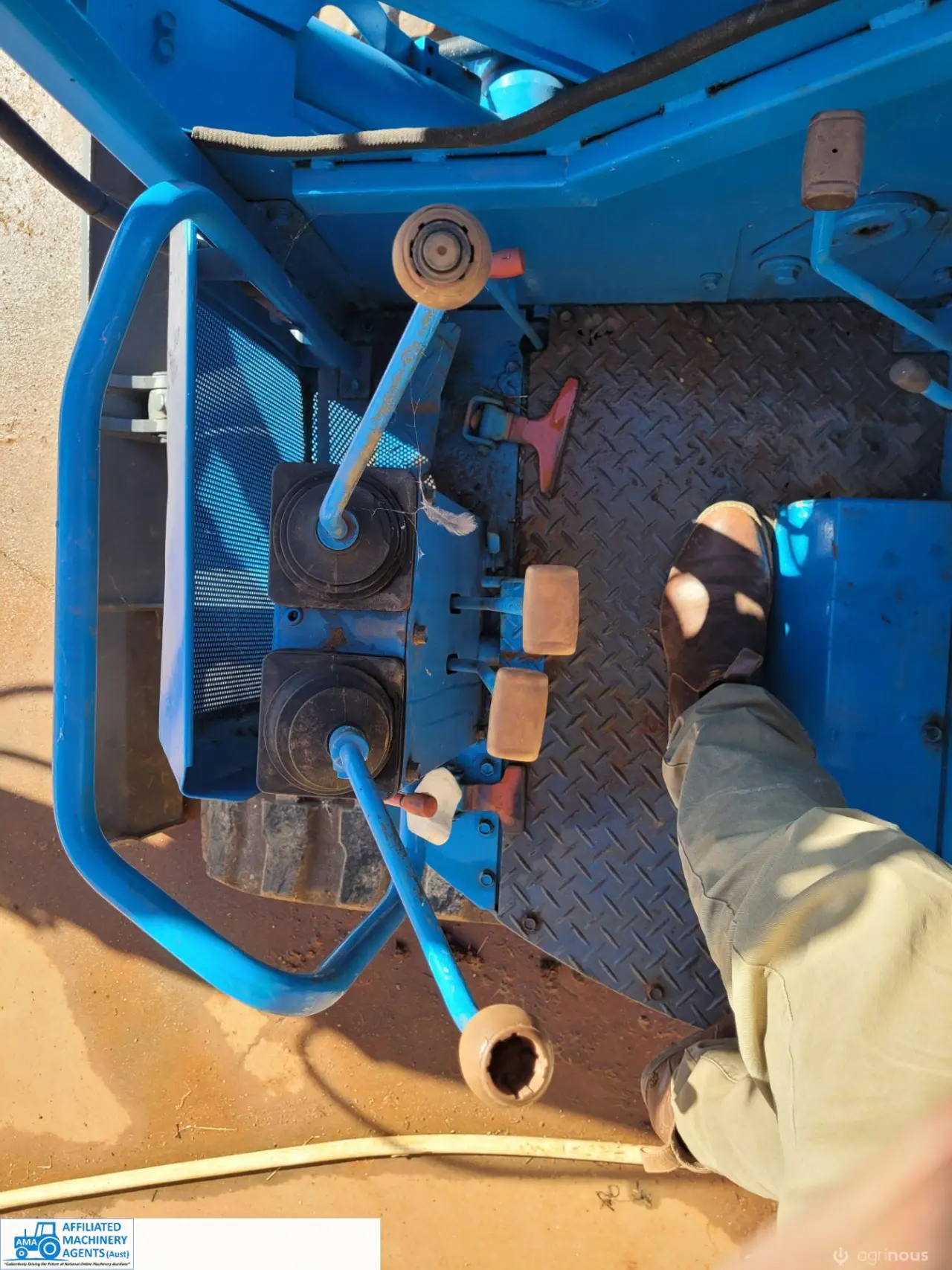 Yanmar 5ton Excavator with Knuckle Boom - photo 11