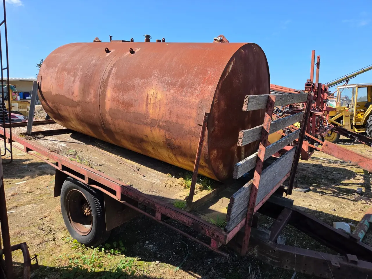 Water Tank on Farm Trailer - photo 2