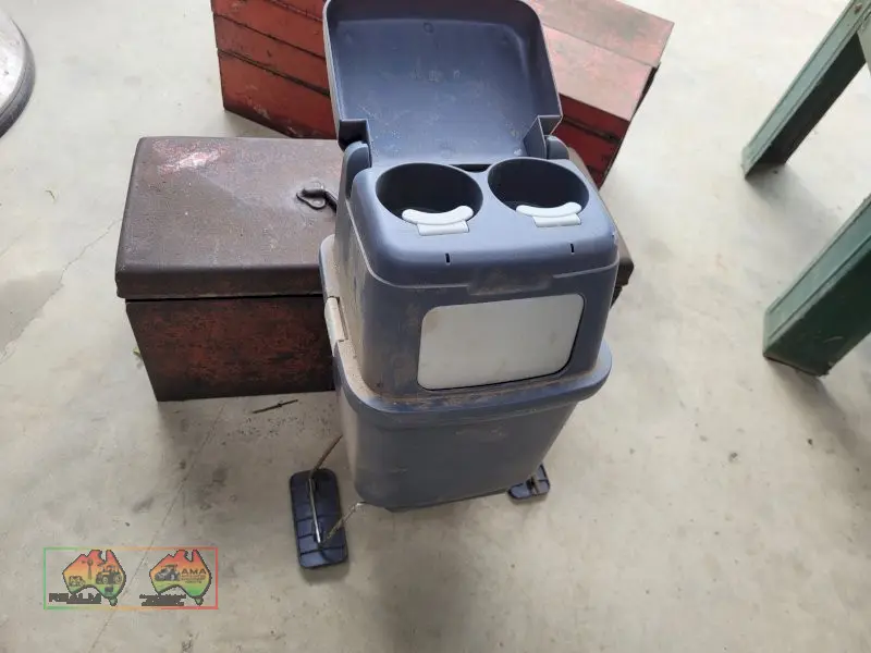 Holden 'H' Series Console Caddy & Drink Holder (Kyabram Vic.) - photo 2