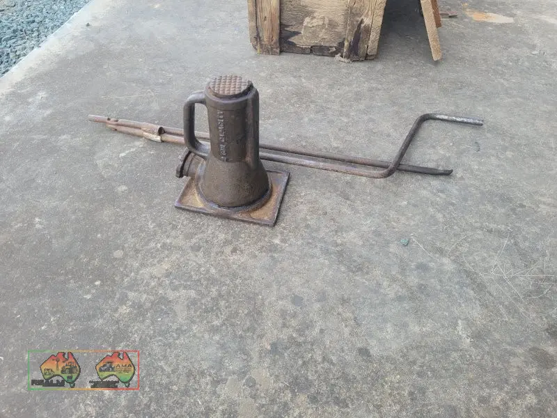 Original Screw Jack with Handle - photo 3