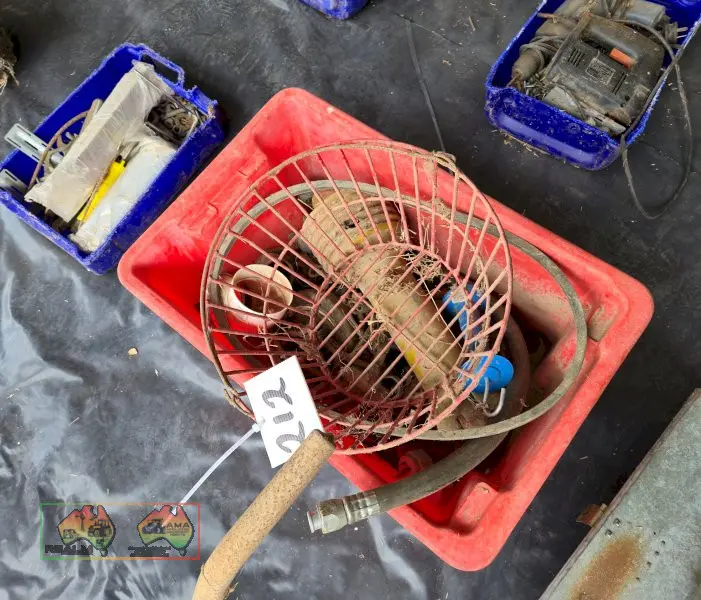 Tub of Sundries - photo 1