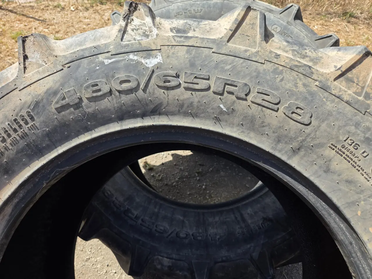 Used - 3x Tractor Tyres 480/65R28 - photo 2