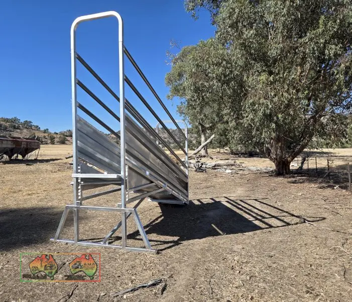 New Solid Steel Galv. Cattle Loading Ramp - photo 2