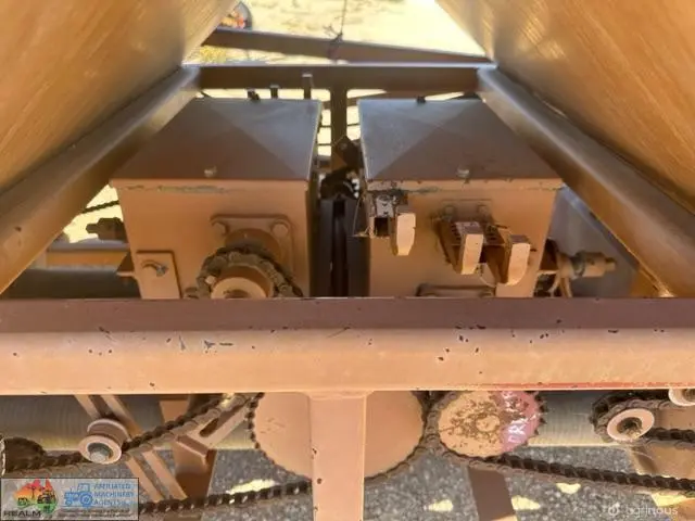 T 220 - Gyral Seeder zero till - 54 f - - photo 8