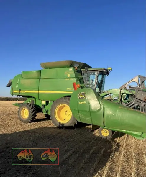 John Deere Header - 2010  model 9770 STS with 640D  front - photo 4