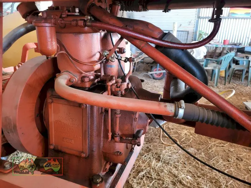 UNIQUE 3 Wheel Newman WD2 Diesel Tractor (Kyabram Vic) - photo 12