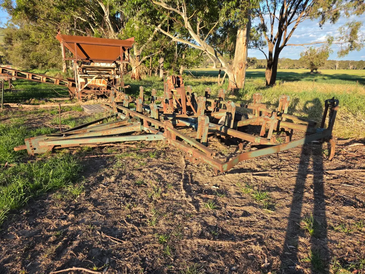 Used - John Shearer H/duty Chisel Plough - photo 3