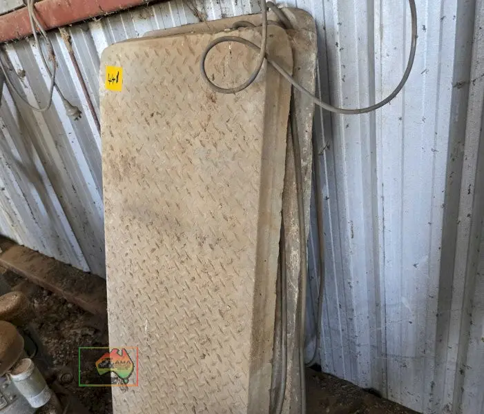 3x Electric Pig Farrowing Blankets/Slabs - photo 4