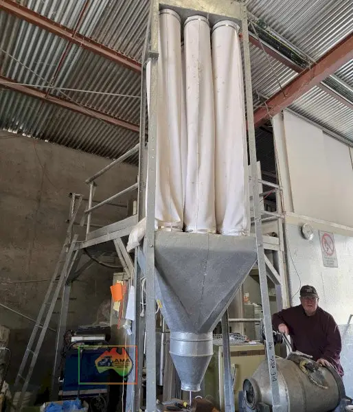 Gravity fine dust sifter - photo 3