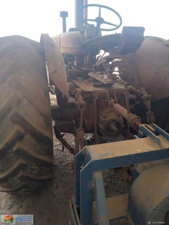 A 554 International Tractor & Pump - photo 4