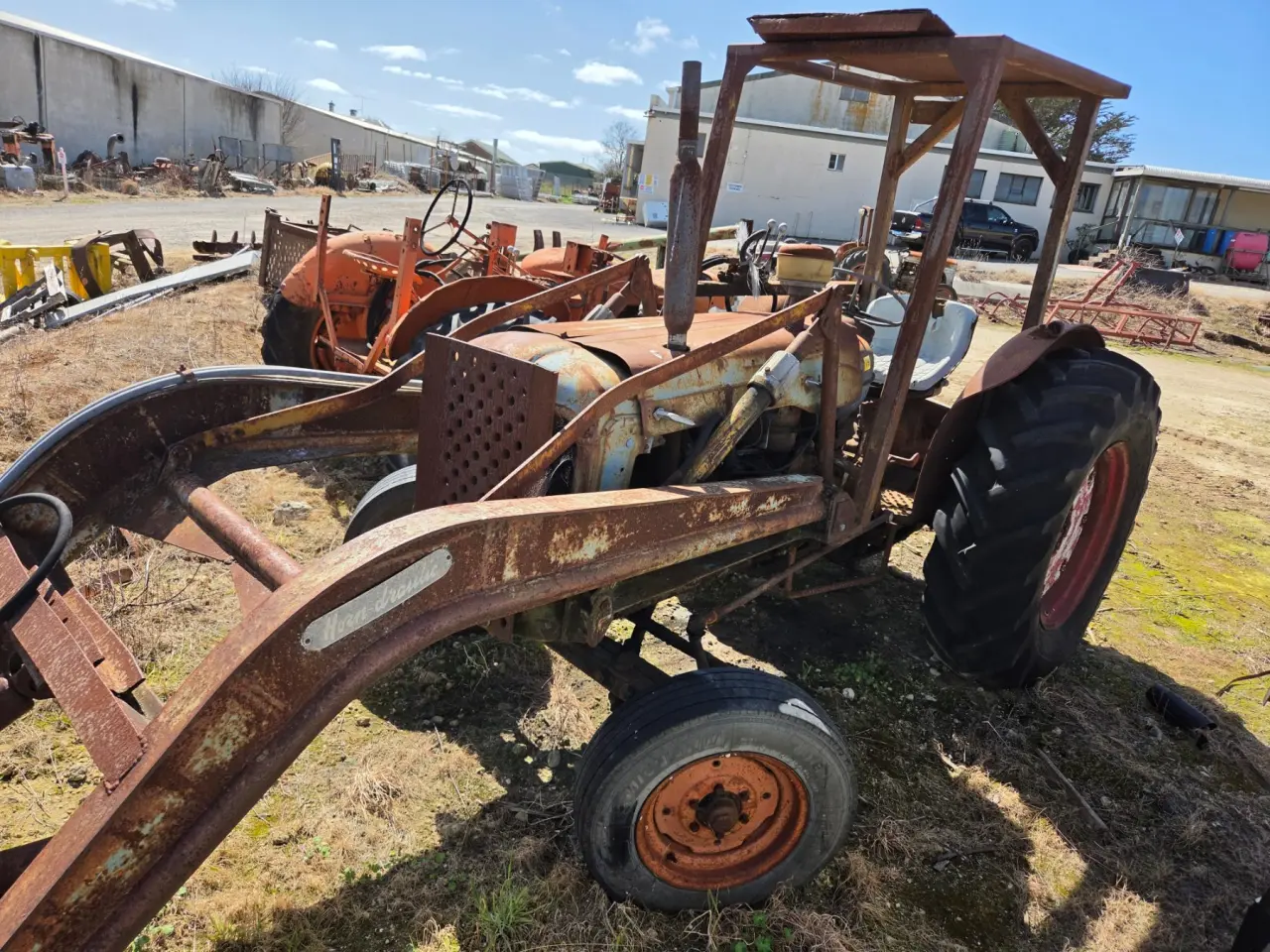 Fordson Major Tractor with FEL - photo 2