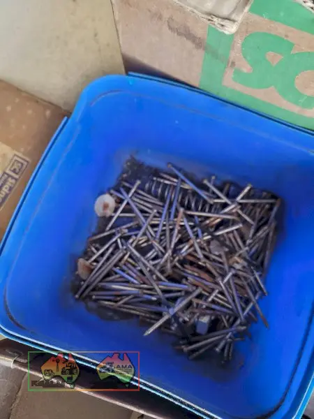 2x Boxes of Eyelet Screws, Nails & Roofing Nails - photo 3