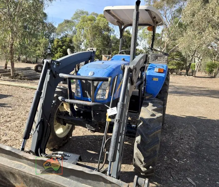 New Holland TT4.65 Tractor with FEL - photo 3