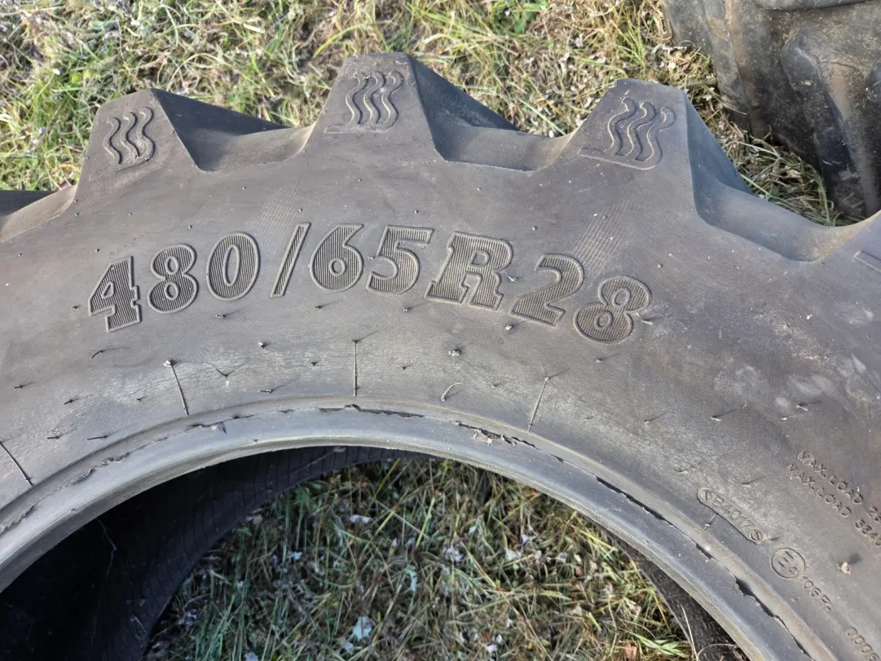 Used - BKT AgriMax 480/65R28 Tractor Tyre - photo 3