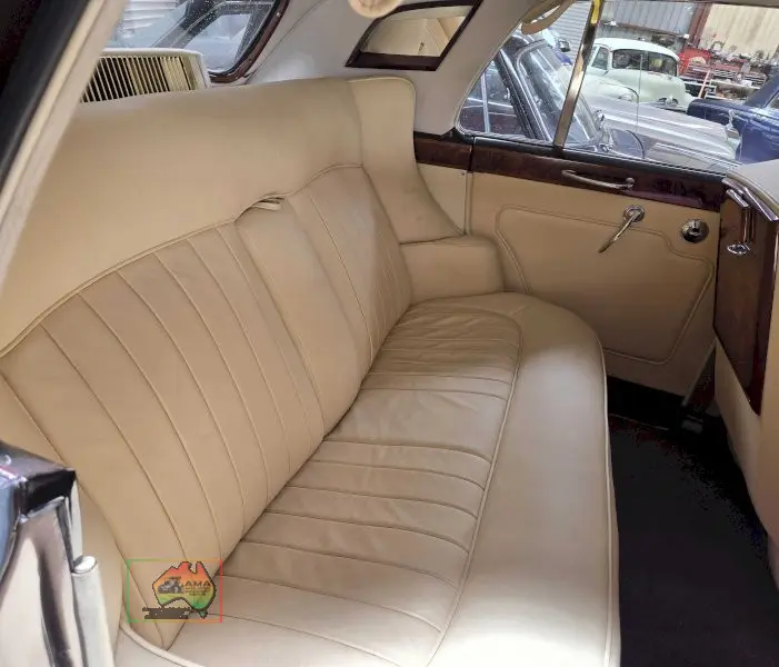 Fully Restored 1965 Silver Cloud III - photo 14