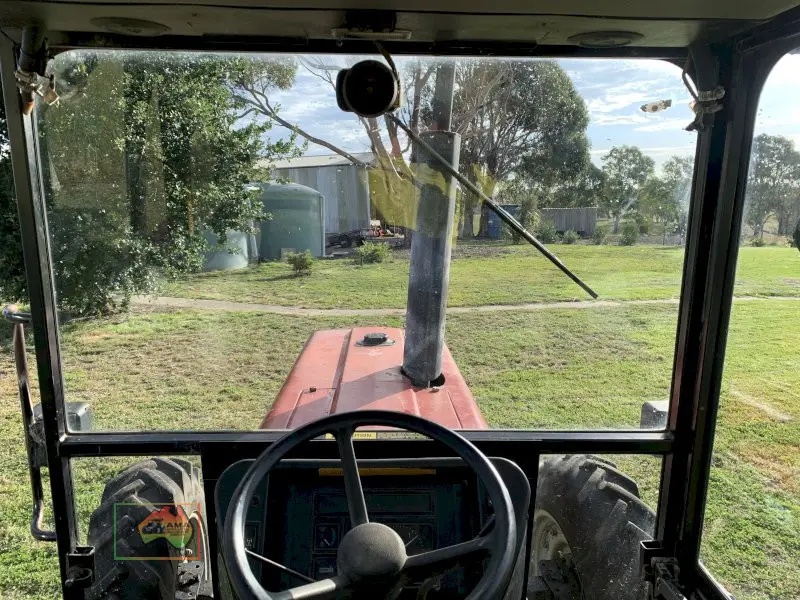 CASE International 495 4x4 Tractor - photo 9