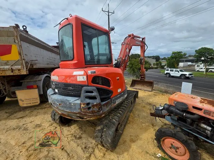 Kubota KX121-3 Excavator - photo 2