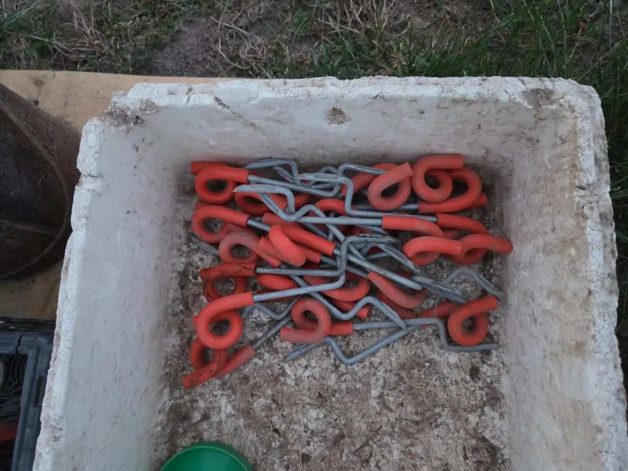 Used - Steel Post Pig Tails - photo 2