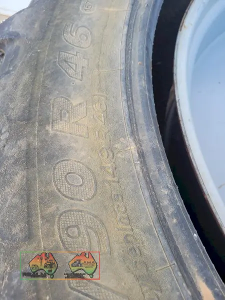 2x Row-crop Tractor Tyres & Rims - photo 4
