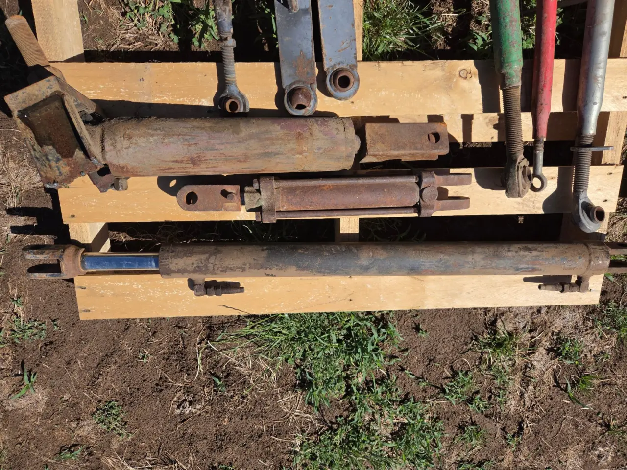 Used - 3x Hydraulic Rams - photo 1