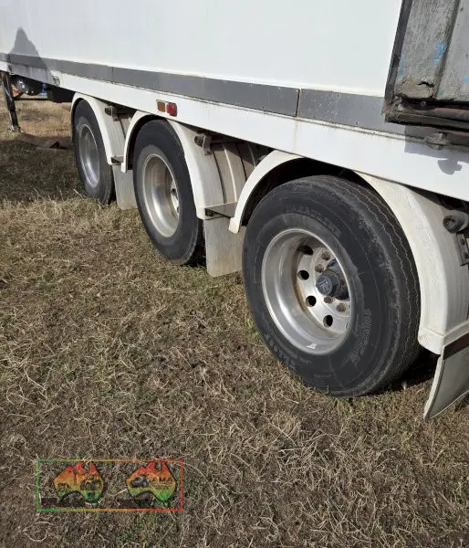 45ft FTE 'Meat Hanger' Fridge Van - photo 6