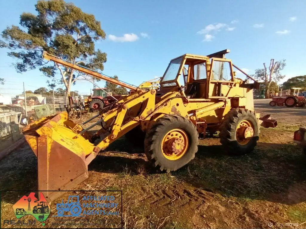 Case W10E Industrial Loader - photo 4