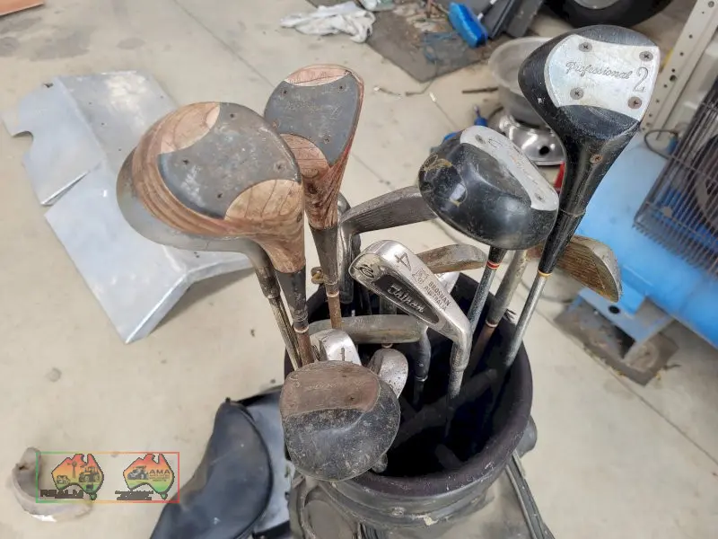 Spaulding Golf Bag with Set of Clubs (Kyabram Vic.) - photo 3