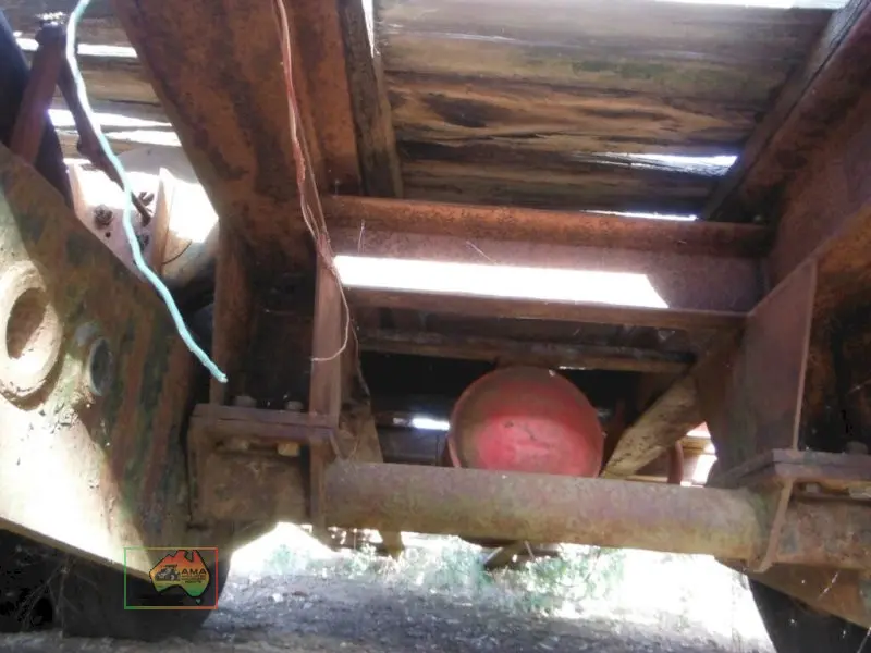 Old Low Loader - photo 11