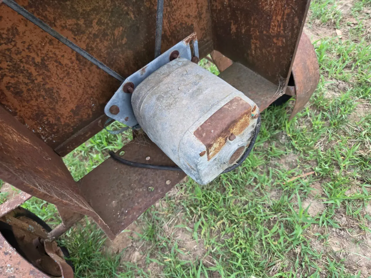 Used - 240v Electric Cement Mixer - photo 4