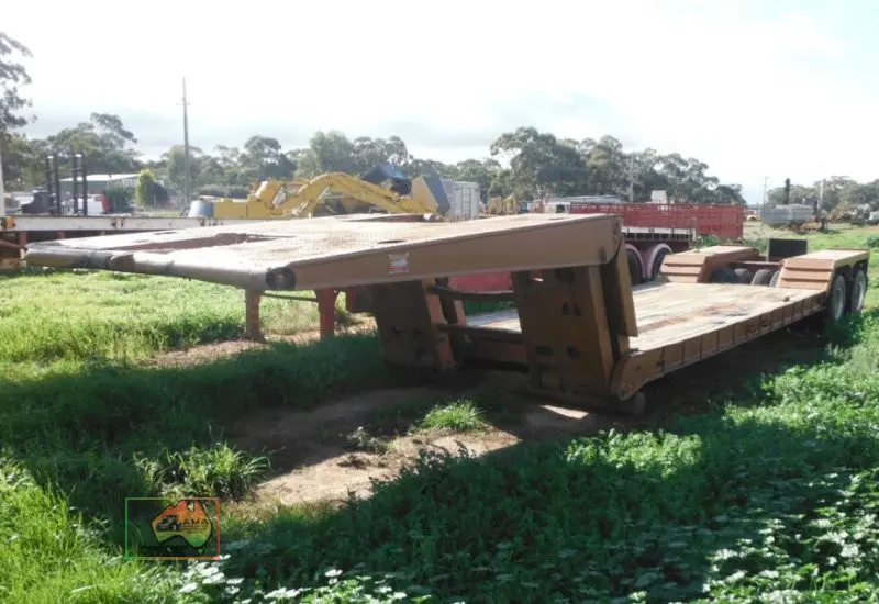 Drop front low loader - photo 1